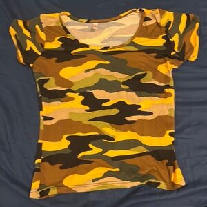 Sweet camo top size small
